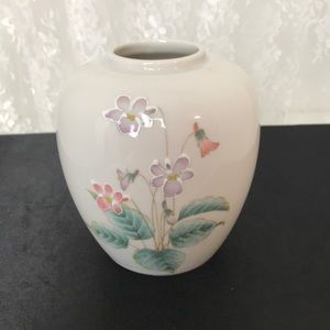 Vintage Violet Porcelain Vase Otagiri, Japan 5”